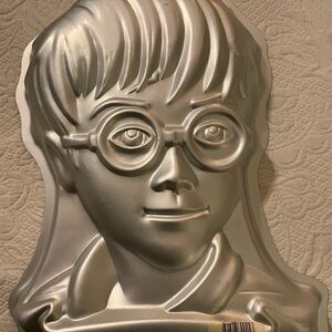 Wilton Harry Potter Hogwarts cake pan